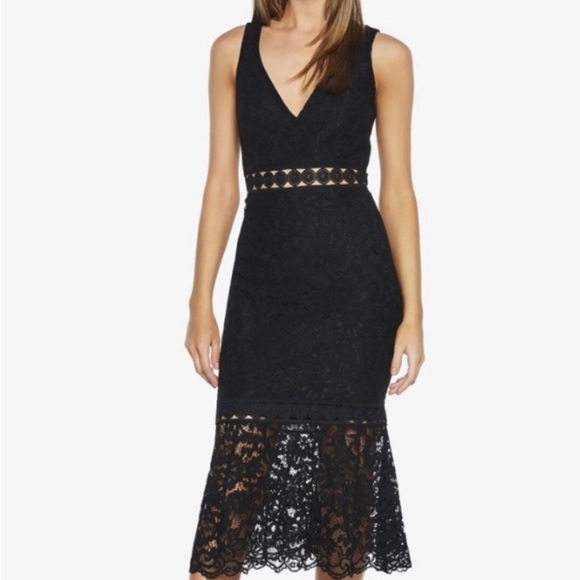 Stunning lace Bardot dress - Picture 1 of 6